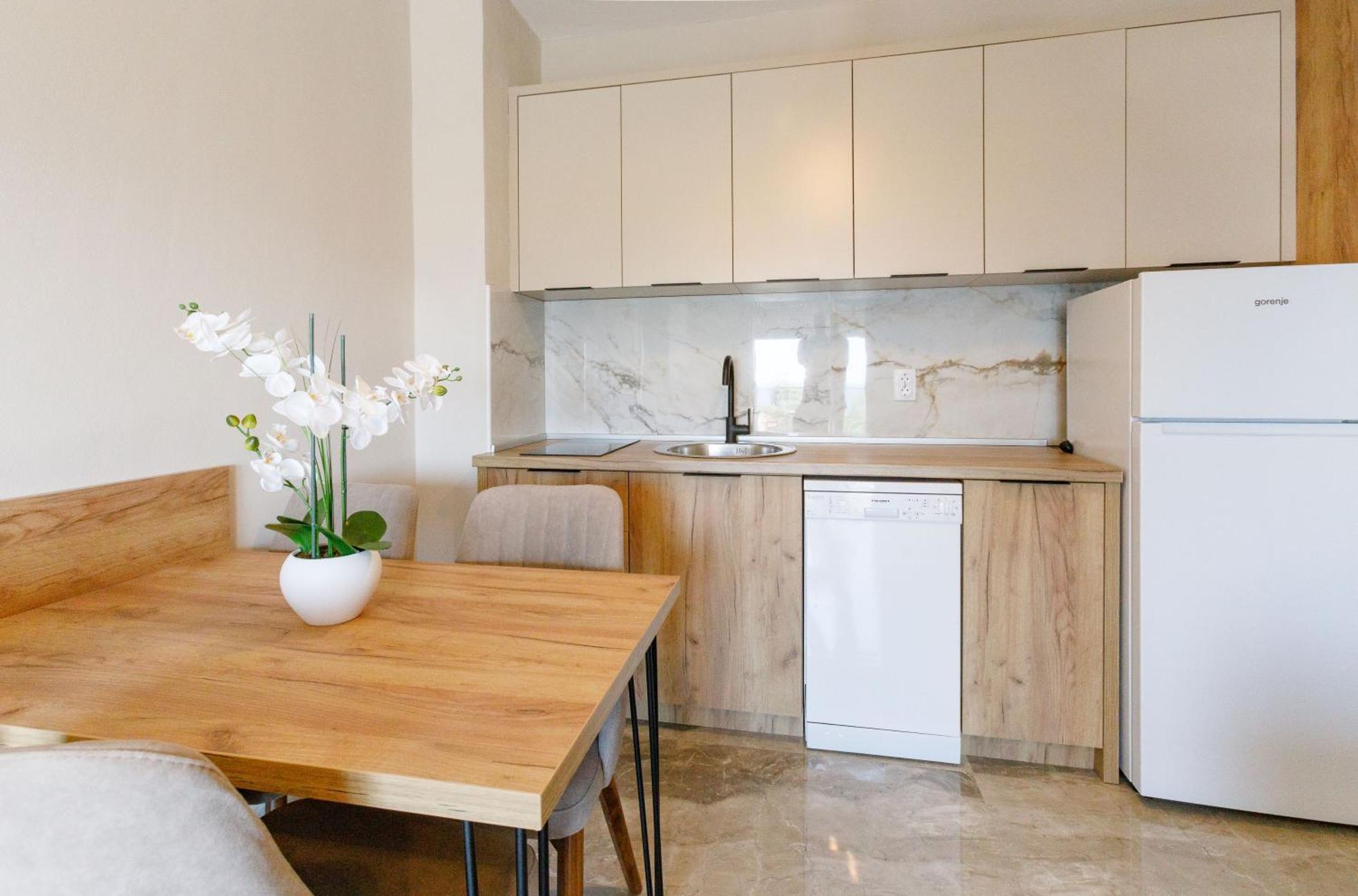 Apartamento Posejdon Lux Utjeha Exterior foto